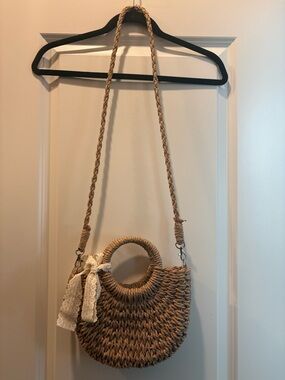 Woven Straw Circle Handle Crossbody Bag - Natural